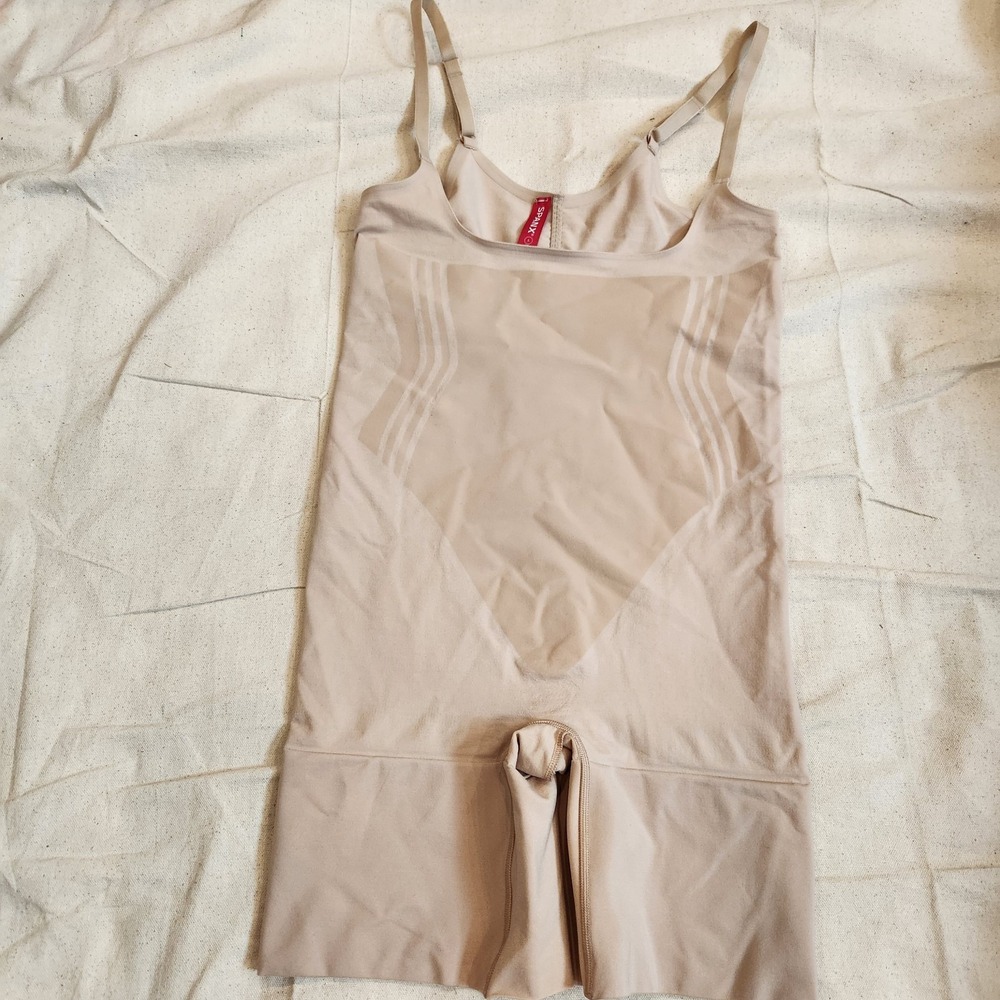 New Spanx OnCore Open-Bust Mid-Thigh Bodysuit Nude Shapewear L Large $98 NWOT